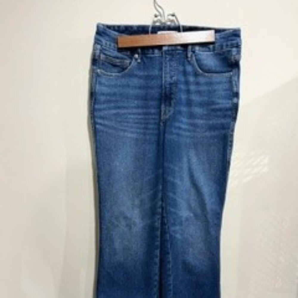 Good American Good Curve Straight Leg Jeans